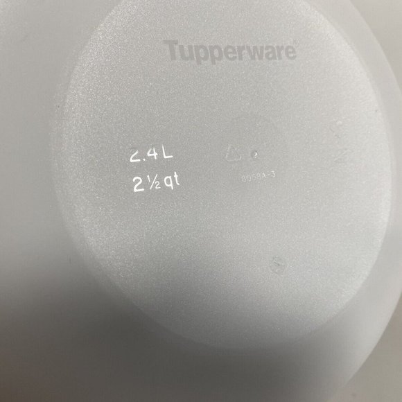 🆕️Tupperware Warmie Tup Insulating Serving Bowl 2.4L 2 1/2 Quart w/Manual - Picture 6 of 6